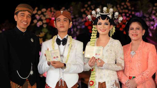 Pernikahan Gibran Rakabuming Raka dan Selvi Ananda di Gedung Graha Saba, Solo, Jawa Tengah, Kamis (11/6).