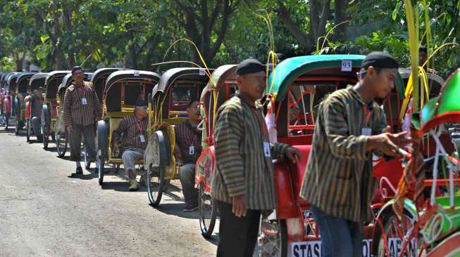 Becak Pengantar Tamu Gibran-Selvi