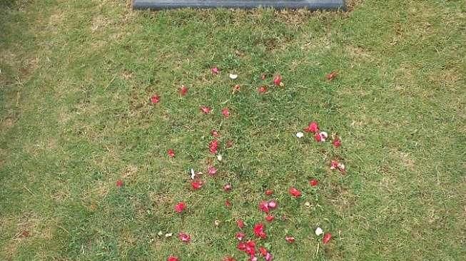 Beda dengan Makam Uje, Makam Bang Ben Sepi Peziarah