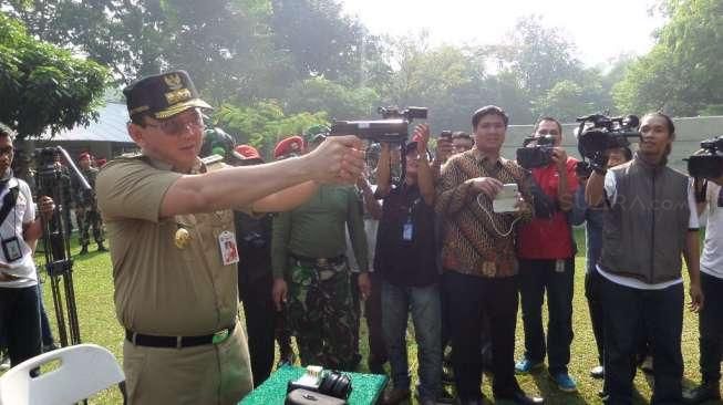 Ahok Bukan Geng Golf Pejabat, Kabarnya Dia Punya Hobi Menembak