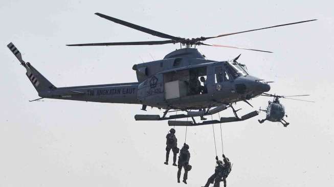 Sejumlah atraksi ketangguhan prajurit TNI AL dan simulasi ditampilkan dalam peringatan Hari jadi ke-59 Puspenerbal. 