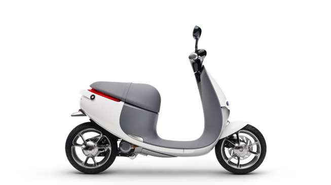 Smartscooter, sepeda motor listrik pertama di dunia dengan teknologi baterai bongkar pasang (Gogoro.com).