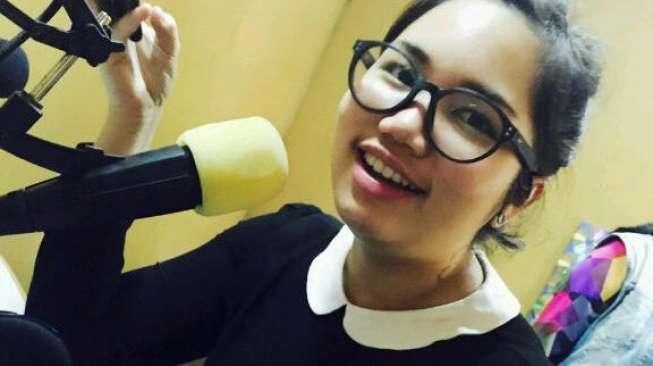 Andinia Tabur Bunga di Tempat Jenazah Angeline Ditemukan