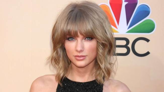 Ribut Perkara Kaki Mulus Taylor Swift, Warganet Terbelah Jadi 2 Kubu