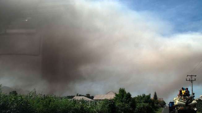 Sinabung Terus Bergejolak