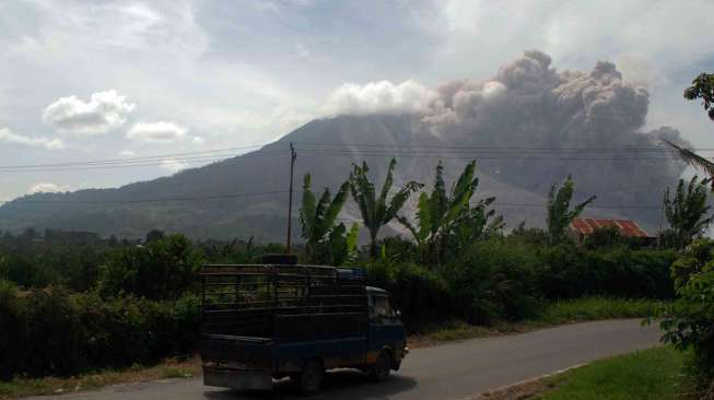 Pemerintah Kabupaten Karo tetap menghimbau kepada masyarakat agar tidak beraktivitas di zona bahaya Sinabung.