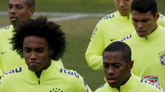 Karena Messi, Willian Ingin Brasil Hadapi Argentina