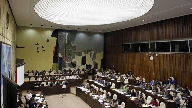 Pilkada Serentak Diminta Ditunda, Rapat Gabungan Memanas