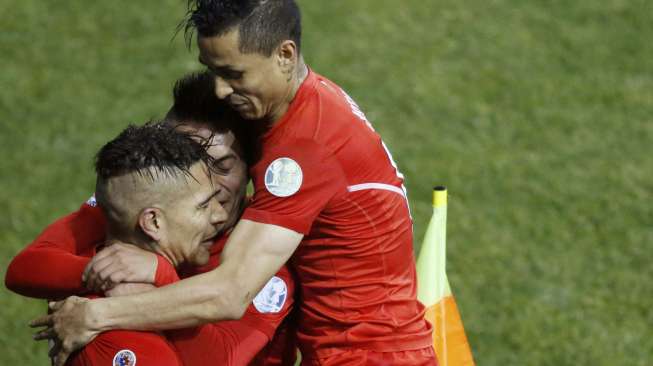 Guerrero Hattrick, Peru Tantang Cile di Semifinal