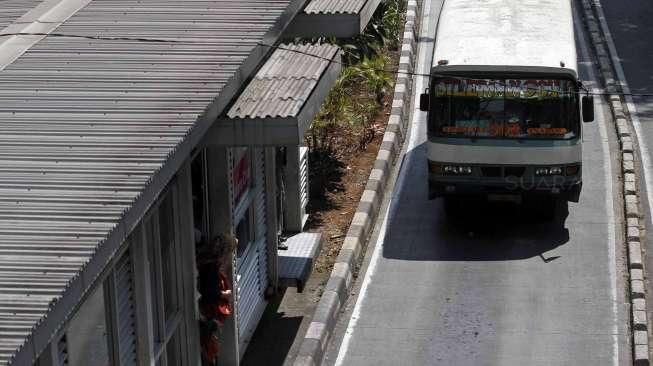 Gaji Kopaja Dua Kali UMP