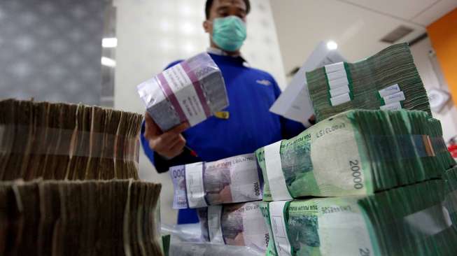 Terlilit Pinjaman Online, Teller Bank di Riau Nekat Kuras Duit Nasabah Rp 1,2 M