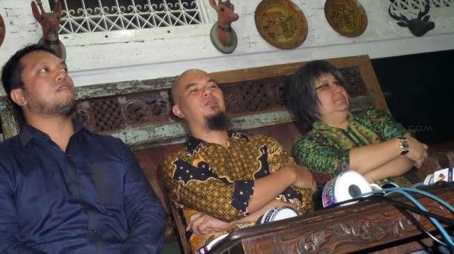 Berkas Farhat Mandeg, Ahmad Dhani Kebakaran Jenggot