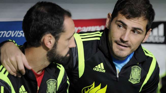 Butuh Bantuan, Pemain Ini Cari Casillas dan Ramos