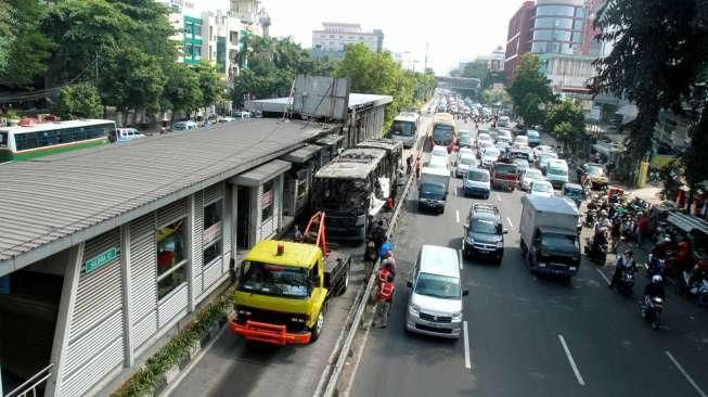 Bus Transjakarta Terbakar