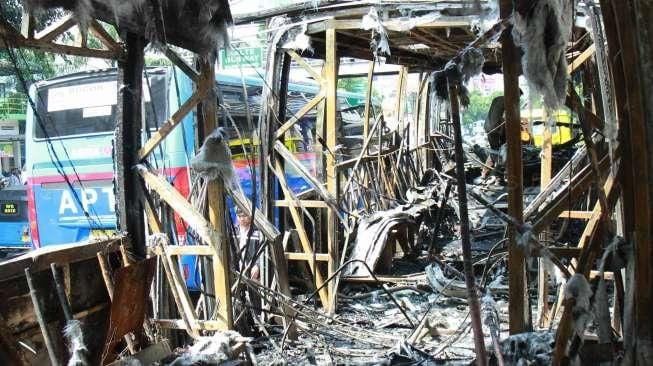 Bus Transjakarta Terbakar