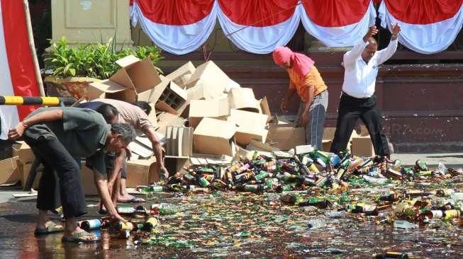 7.002 Botol Miras Dimusnahkan