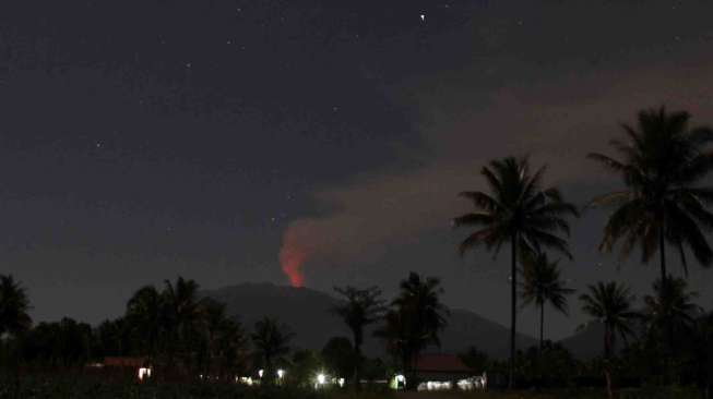 Gunung Raung Bergejolak