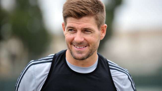 Los Angeles, CA, USA; Los Angeles Galaxy midfielder Steven Gerrard following his first practice session at Stubhub Center. Mandatory Credit: Gary A. Vasquez