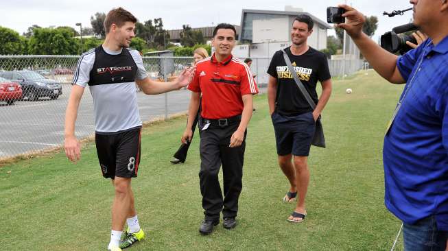 Steven Gerrard mengikuti latihan perdananya bersama LA Galaxy usai diperkenalkan ke publik (8/7) [Reuters]