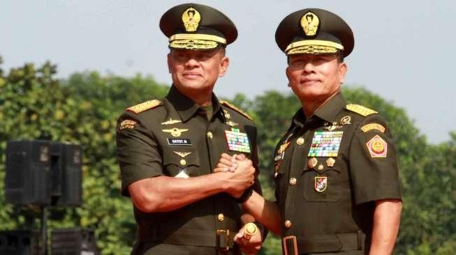 Jenderal TNI Moeldoko menyerahkan tugas dan tanggung jawab sebagai Panglima TNI kepada Jenderal TNI Gatot Nurmantyo.