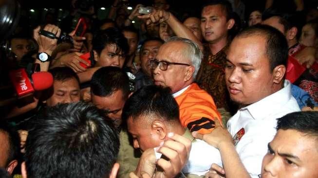 Pengacara O.C. Kaligis dan Penyidik Adu Mulut di Tahanan