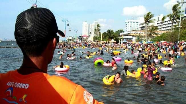 Sistem Parkir Terpusat di Ancol Dikeluhkan Pengunjung