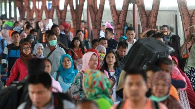 Puncak arus balik pemudik di stasiun ini diperkirakan terjadi pada Selasa (21/7).