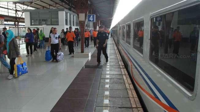 Tahun 2015, Penumpang Kereta Api Naik 16 Persen Dibanding 2014