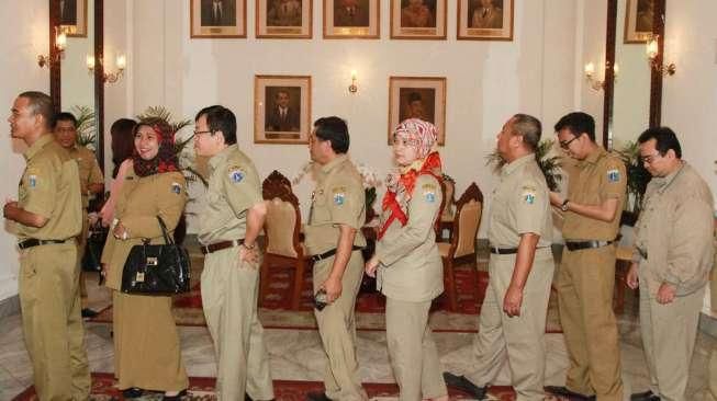 Hari Pertama PNS Masuk Kerja