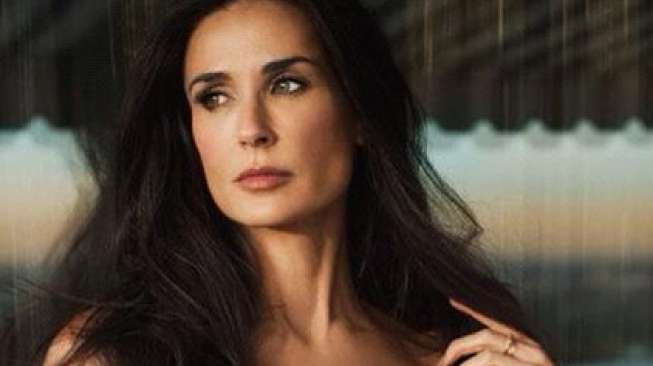 Demi Moore Belum Kuras Kolam Renang Usai Lelaki Tewas Tenggelam