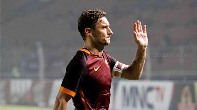 Totti Bakal Gantung Sepatu Akhir Musim Ini?