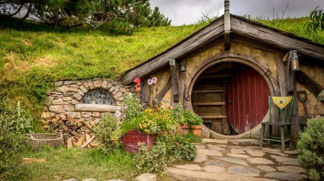 Sensasi Menginap di Rumah "The Hobbit"