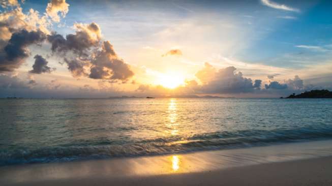 Ilustrasi matahari terbit. (Shutterstock)
