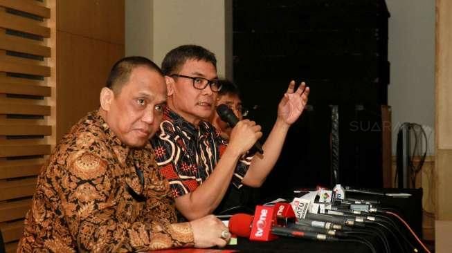 Guernur Sumut dan Istri Jadi Tersangka