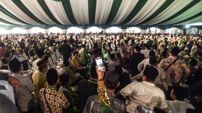 Organisasi masyarakat Nahdlatul Ulama menggelar Muktamar ke-33 di Jombang, Jawa Timur, Sabtu (1/8). Muktamar yang dibuka oleh Presiden Joko Widodo, itu akan berlangsung sampai 5 Agustus mendatang (Antara)