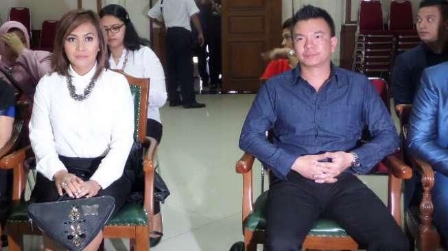 Sidang perdana Denada di Pengadilan Agama (PA) Jakarta Selatan, Senin (3/8).