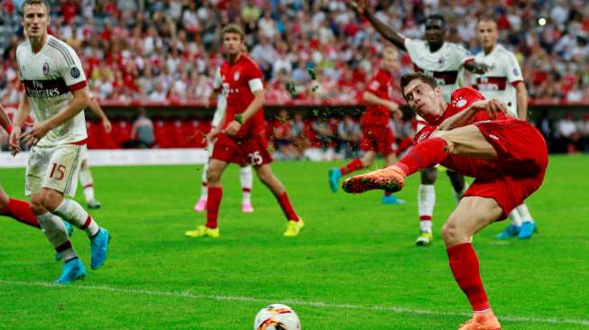 Aksi pemain Bayern Munich Robert Lewandowski. Reuters / Jason Cairnduff Livepic.