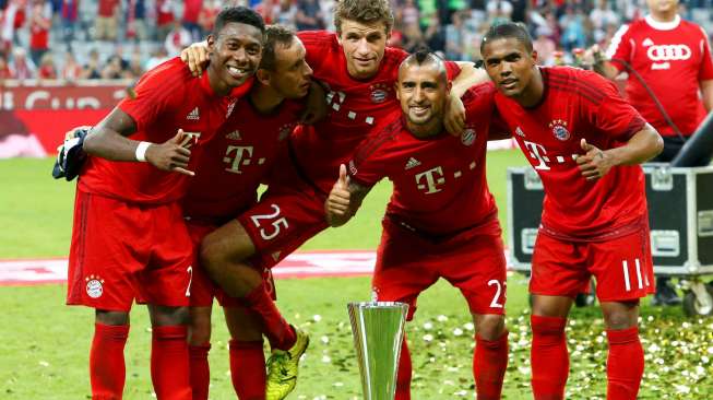 Douglas Costa: Guardiola Tak Boleh Beli Pemain Bayern