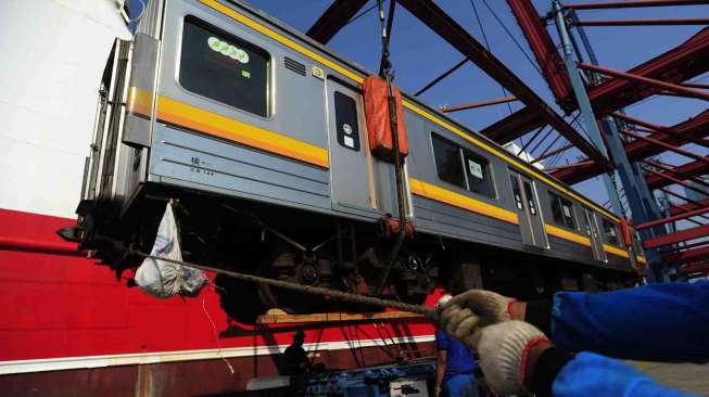 Gerbong KRL Tiba di Tanjung Priok