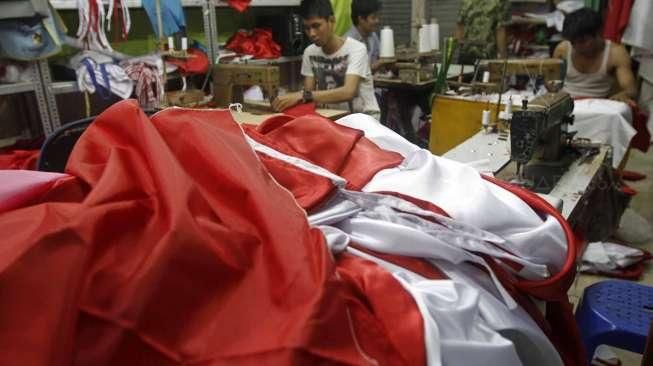 Jelang HUT kemerdekaan RI ke-70 pesanan bendera merah putih di sejumlah daerah mengalami peningkatan hingga 50 persen.