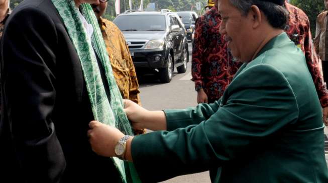 100 tahun Matlaul Anwar