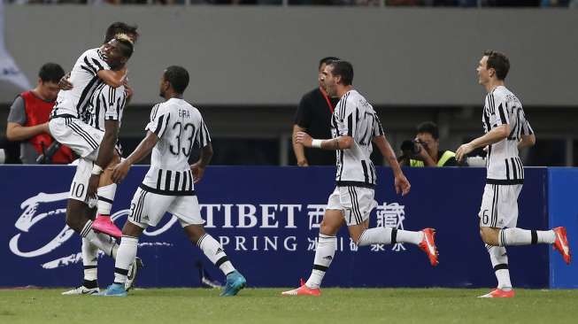 Pemain Juve rayakan gol Paulo Dybala ke gawang Lazio (8/8) [Reuters/Aly Song]
