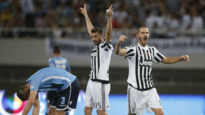 Reaksi pemain Juvetus dan Lazio usai peluit panjang dibunyikan (8/8) [Reuters/Aly Song]