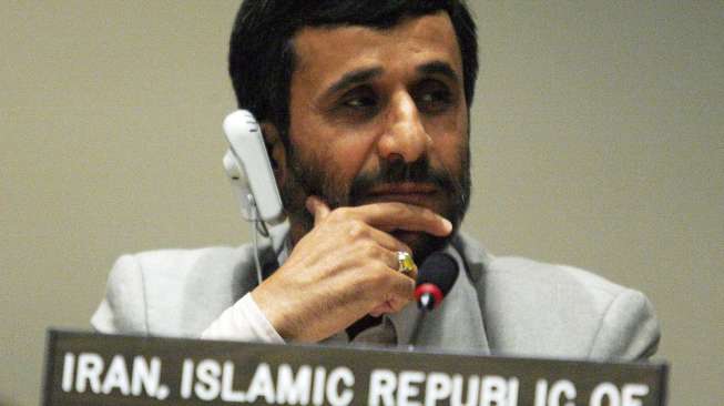 Ahmadinejad Akhirnya Main Twitter, Ini Postingan Pertamanya