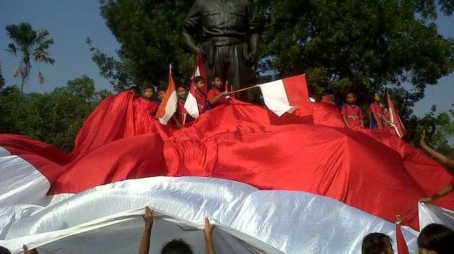 Cerita Ortu Siswa SMP Penganut Kepercayaan Tolak Hormat Bendera