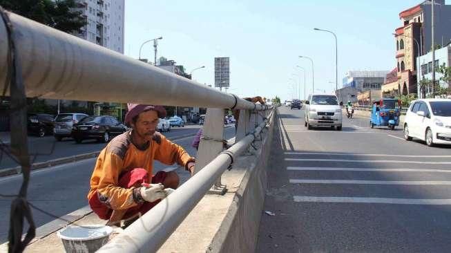 Pemprov DKI mempercantik diri dengan melakukan perbaikan infrastruktur maupun tata bangunan yang ada di Jakarta.