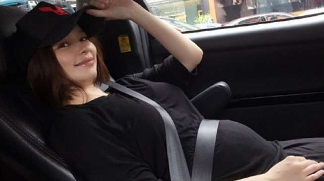 Vivian Hsu Perlihatkan Wajah Bayi Dalam Rahimnya