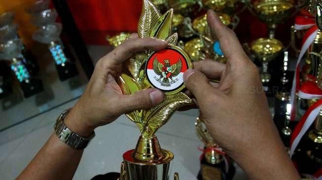 Penjualan piala menyambut Hari Kemerdekaan RI mengalami kenaikan hingga 50 persen. 