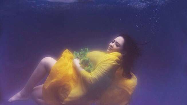 Nagita Slavina Foto Dalam Air Saat Hamil, Ini Kata Raffi