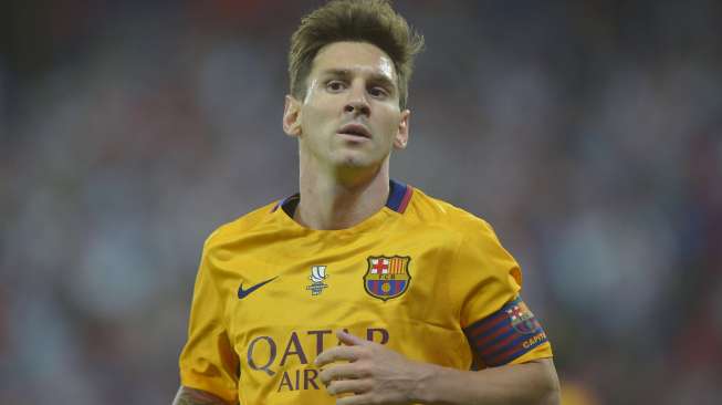 Kapten Barcelona Lionel Messi terlihat frustasi saat menghadapi Athletic Bilbao (15/8) [Reuters/Vincent West]